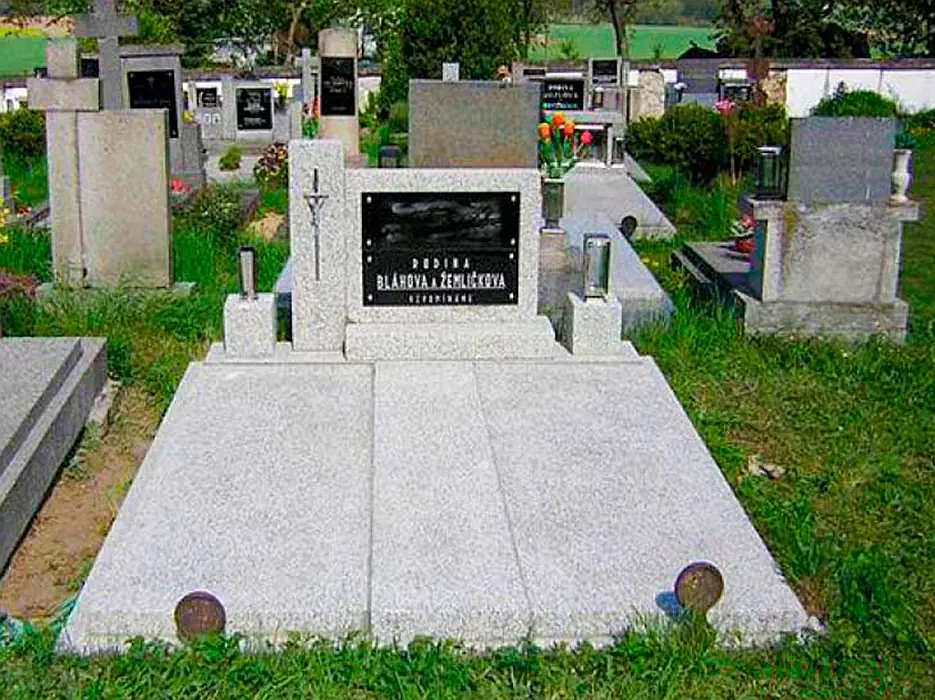 11 2 1 – Kamenictví Burda - Valašské Meziříčí